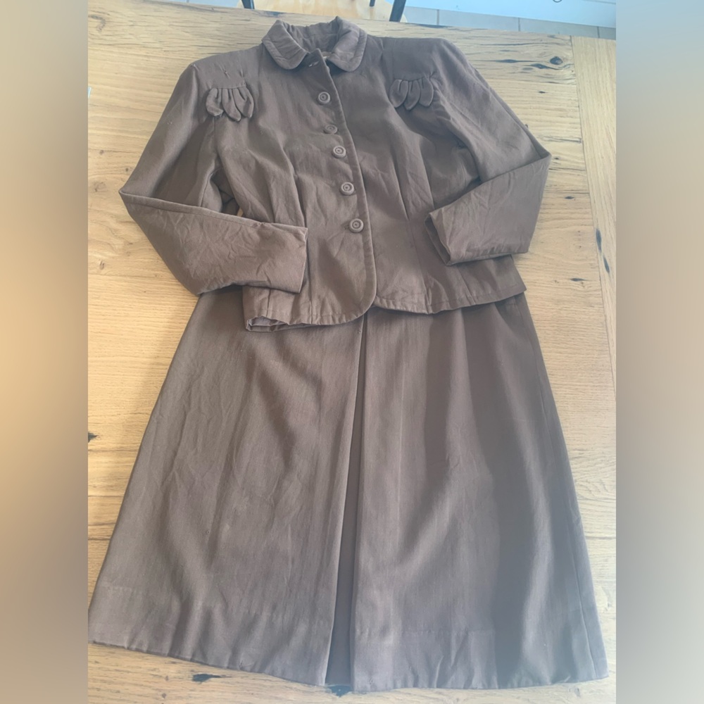 Eggert’s Vintage Two Piece Suit Blazer Skirt 40’s Brown Women’s Wear‎ and Tear